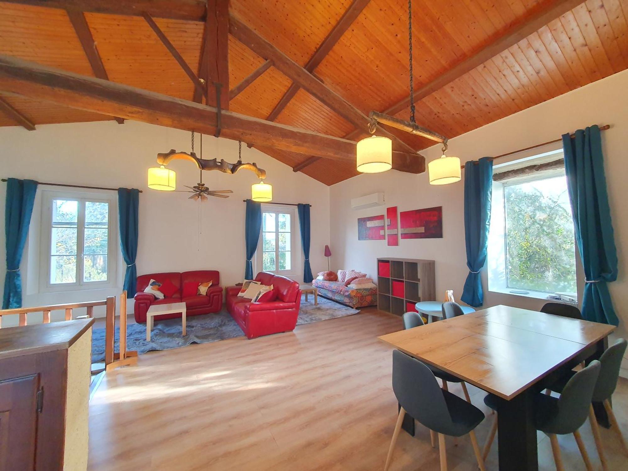 Maison Avec Piscine Location De Vacances Ferme Pedagogique Du Dolmen Le Pouget Esterno foto