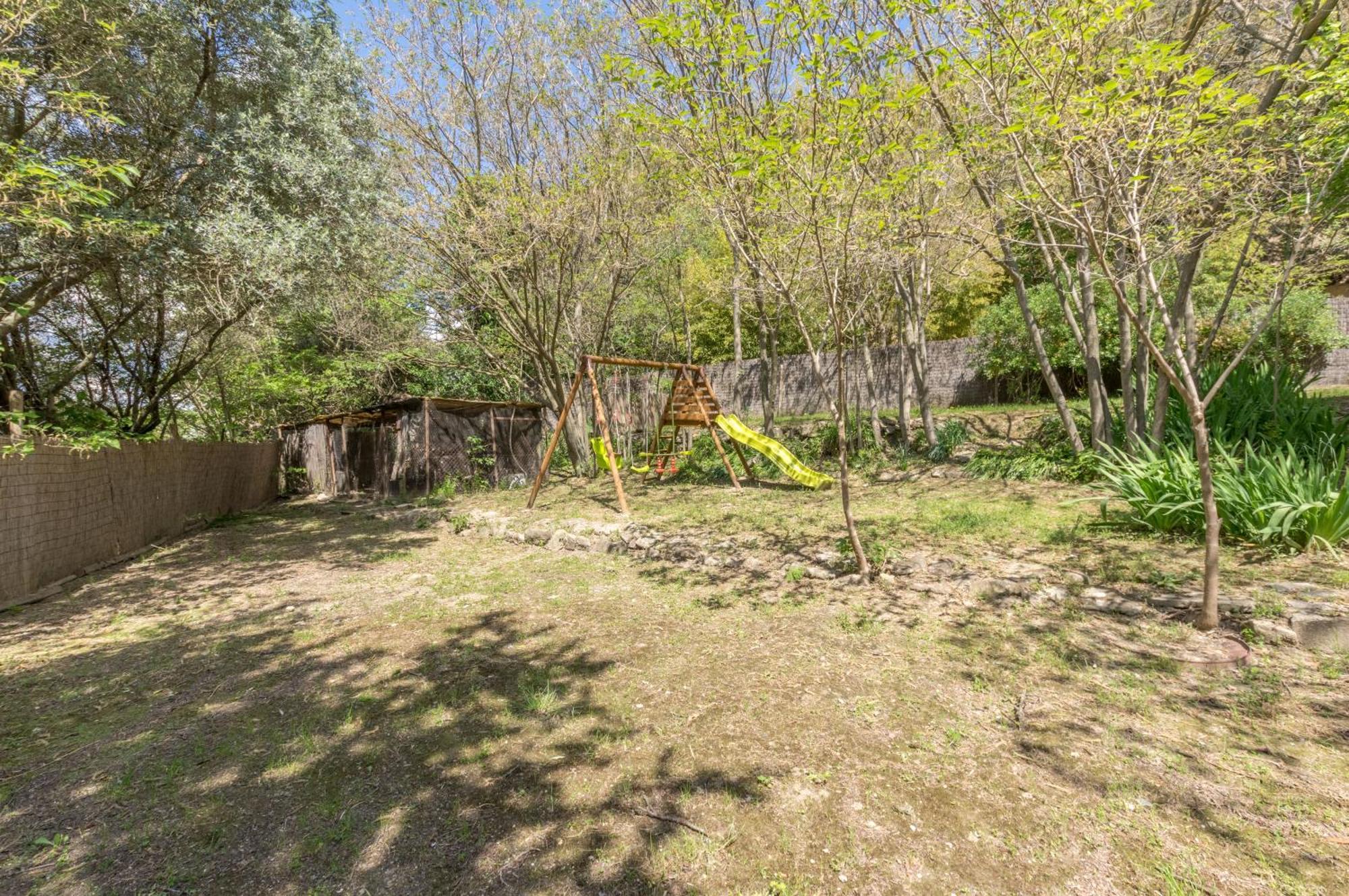 Maison Avec Piscine Location De Vacances Ferme Pedagogique Du Dolmen Le Pouget Esterno foto